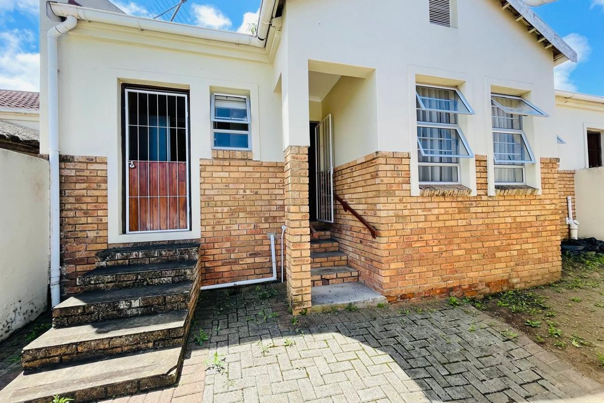 Modern Comfort in Prime Beacon Bay Location - Photo 3