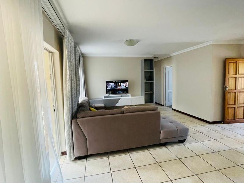Modern Comfort in Prime Beacon Bay Location - Photo 7