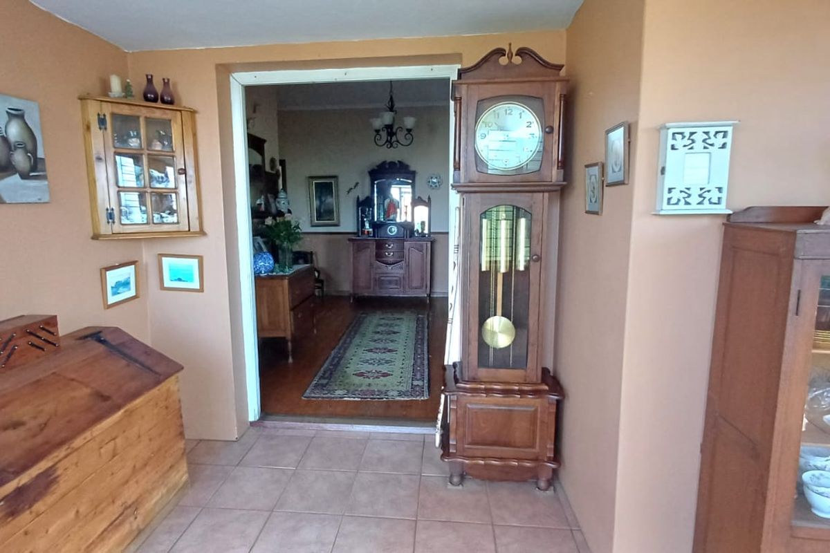 Penford family home for sale. - Photo 5