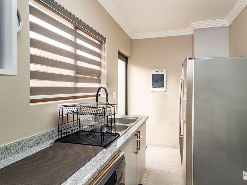 Beautiful 3 Bedroom 2 Bathroom Cluster For Sale in Monument. - NON Distressed Auction - Photo 6