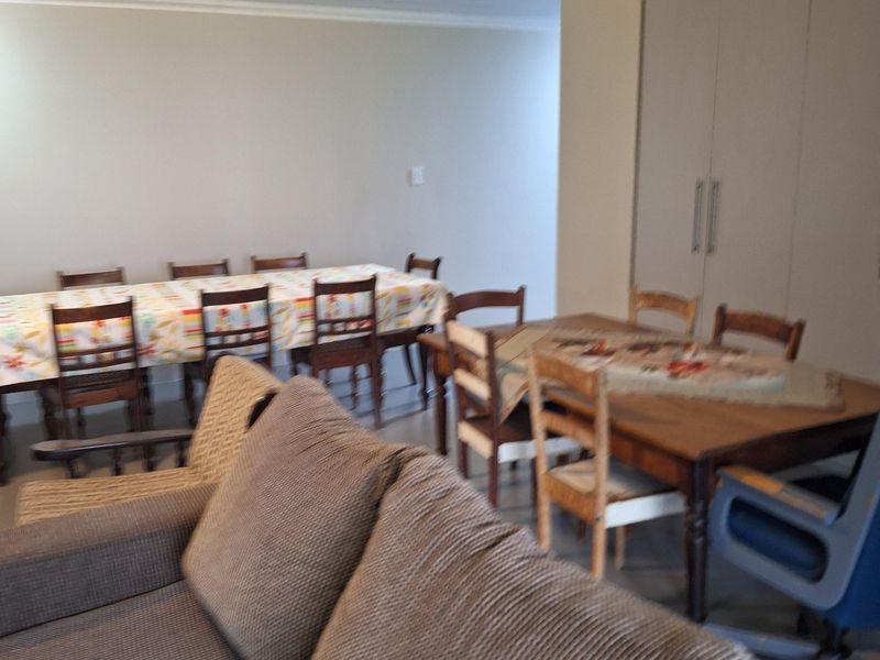 Stunning 4 bedroom home in Hartenbos Heuwels  offering spacious living and breathtaking views - Photo 4