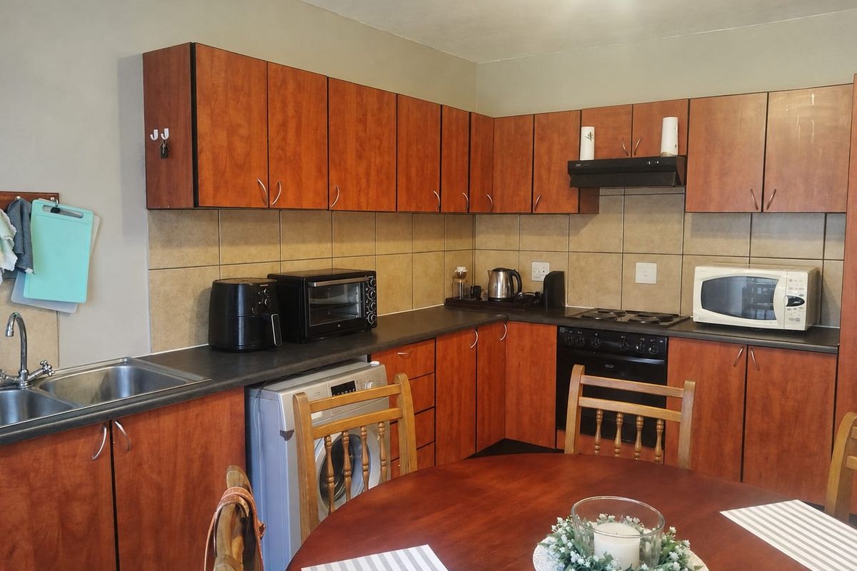 Townhouse For Sale In Potchefstroom - Photo 2