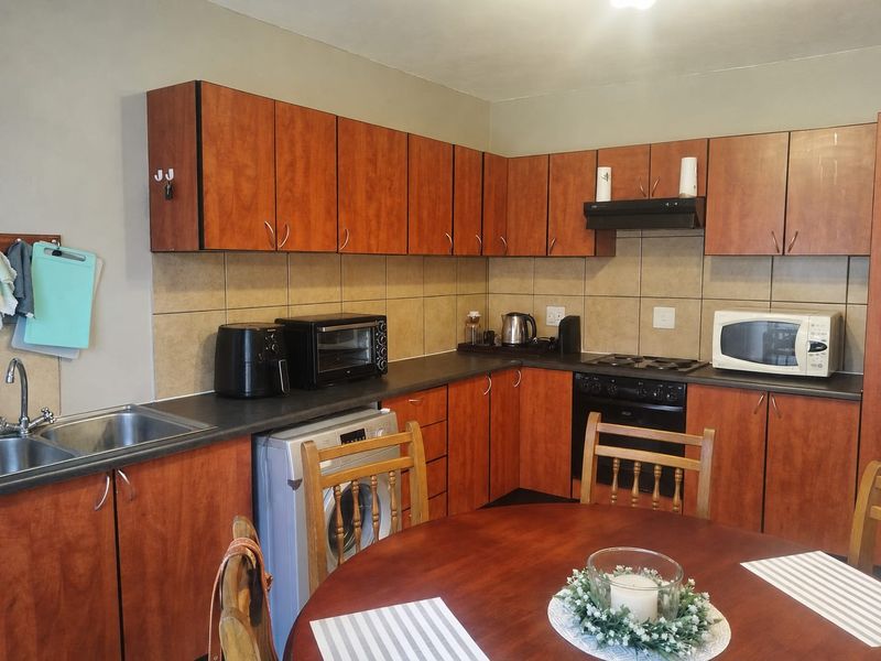 Townhouse For Sale In Potchefstroom - Photo 2