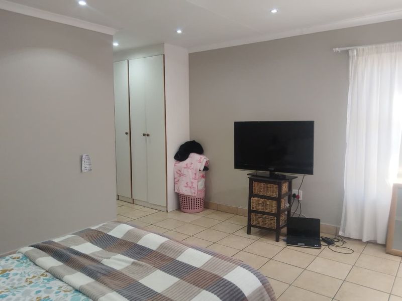 Townhouse For Sale In Potchefstroom - Photo 9