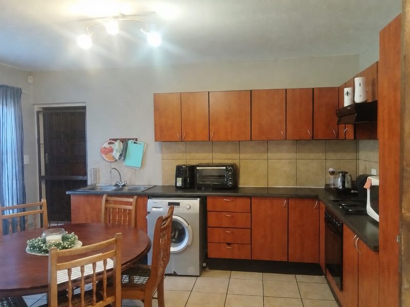 Townhouse For Sale In Potchefstroom - Photo 3