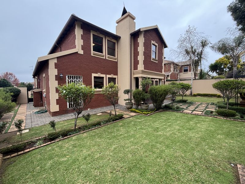 Welcome to refined estate living in the heart of Rynfield, Benoni - Photo 1