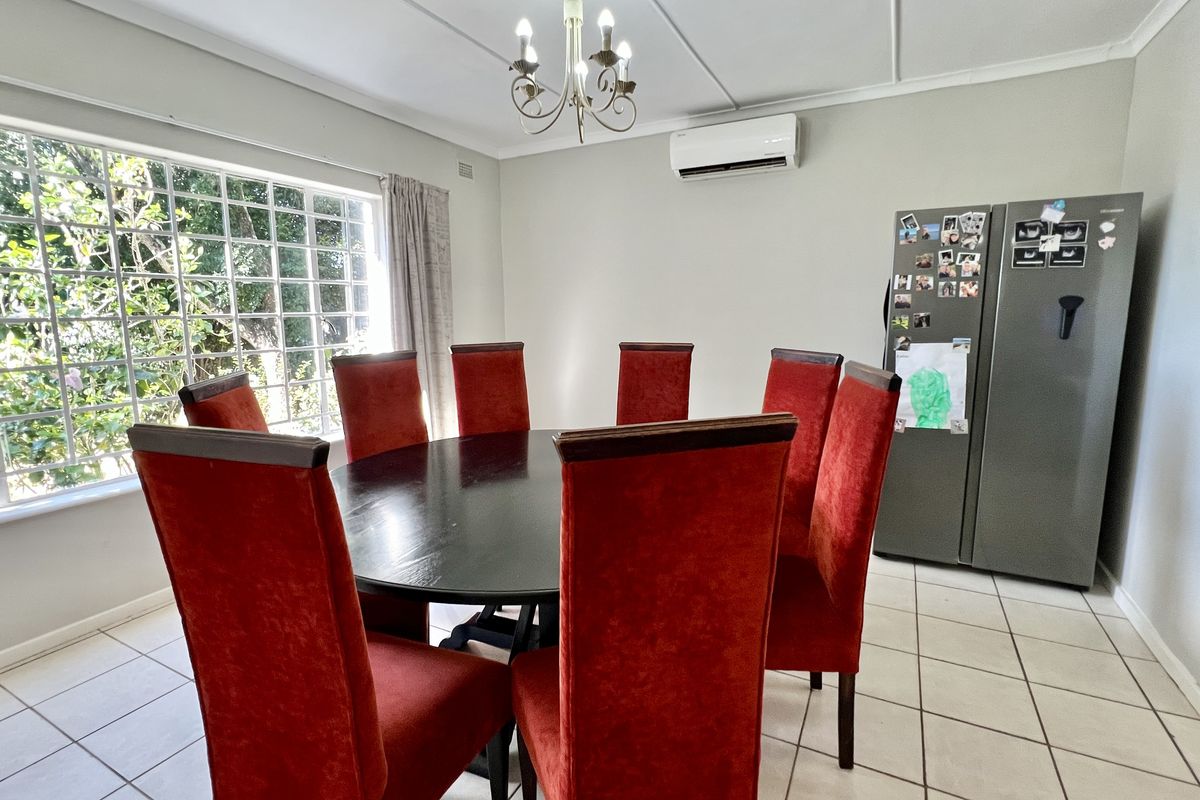 Stylish Family Home with Income-Generating Flats & Panoramic City Views - Photo 5