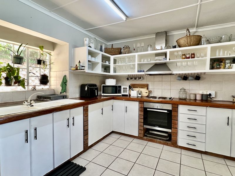 Stylish Family Home with Income-Generating Flats & Panoramic City Views - Photo 7