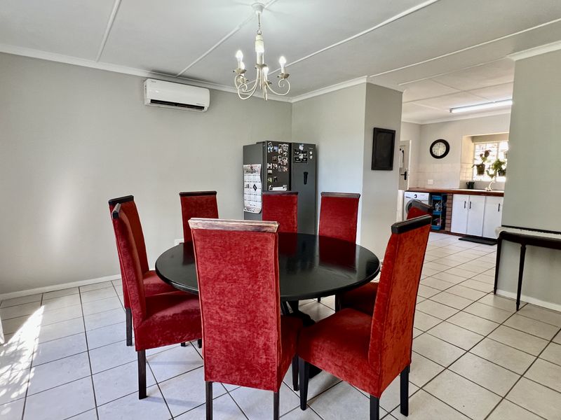 Stylish Family Home with Income-Generating Flats & Panoramic City Views - Photo 6