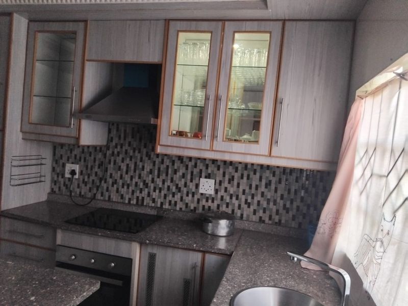Family house for sale at Osizweni - Photo 5