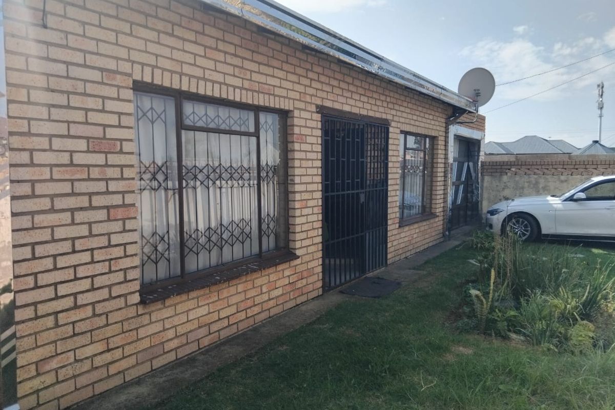 Family house for sale at Osizweni - Photo 2