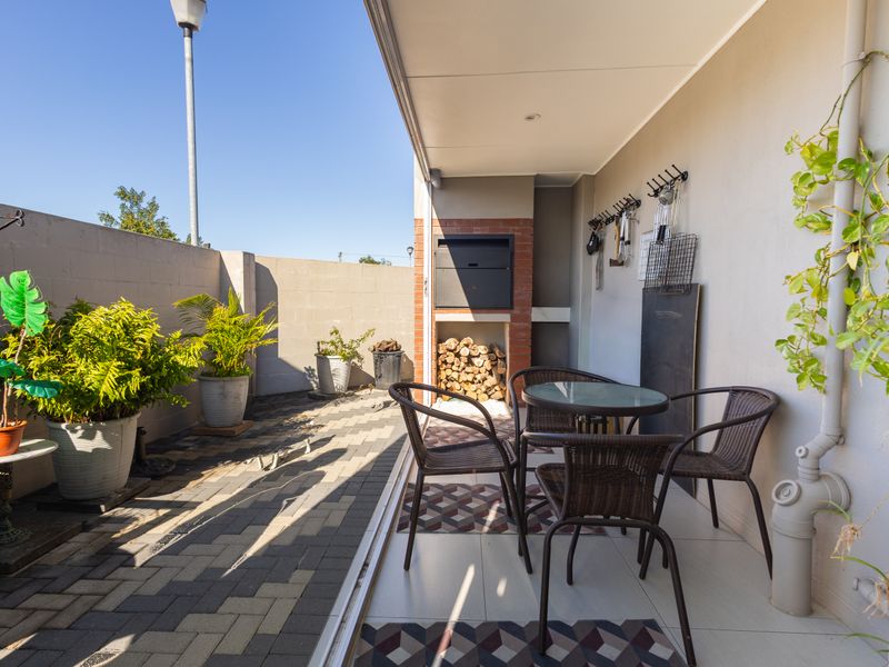 Modern 2 bedroom house - Photo 10