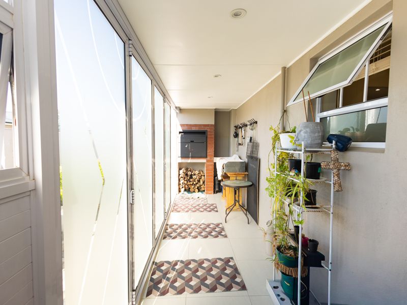 Modern 2 bedroom house - Photo 9