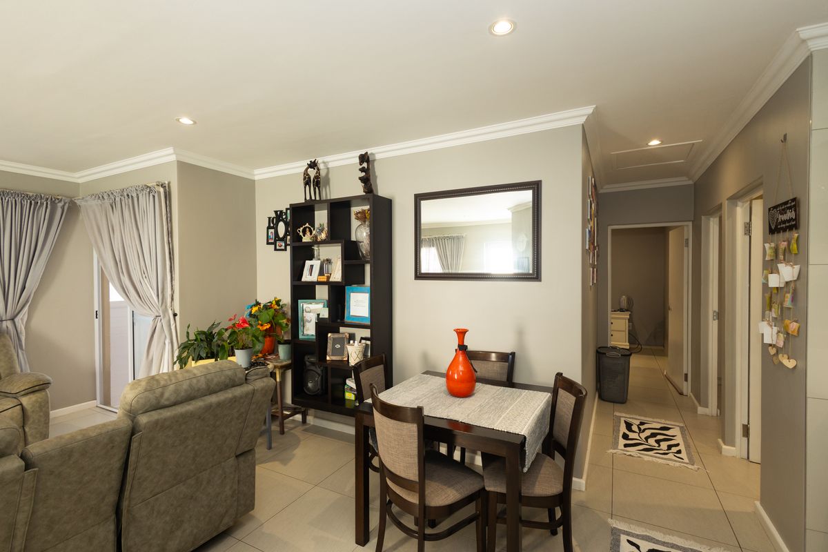 Modern 2 bedroom house - Photo 5