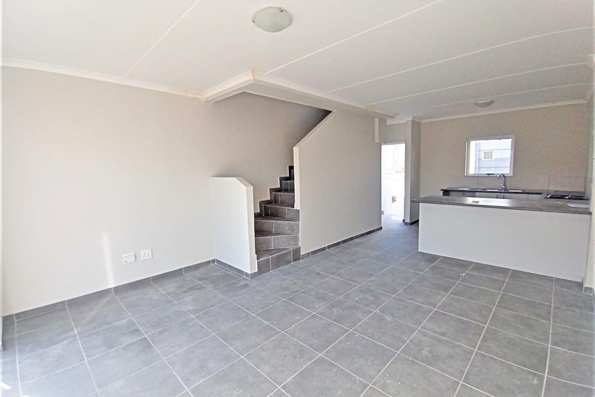 Townhouse available in Kogelberg Estate. - Photo 4