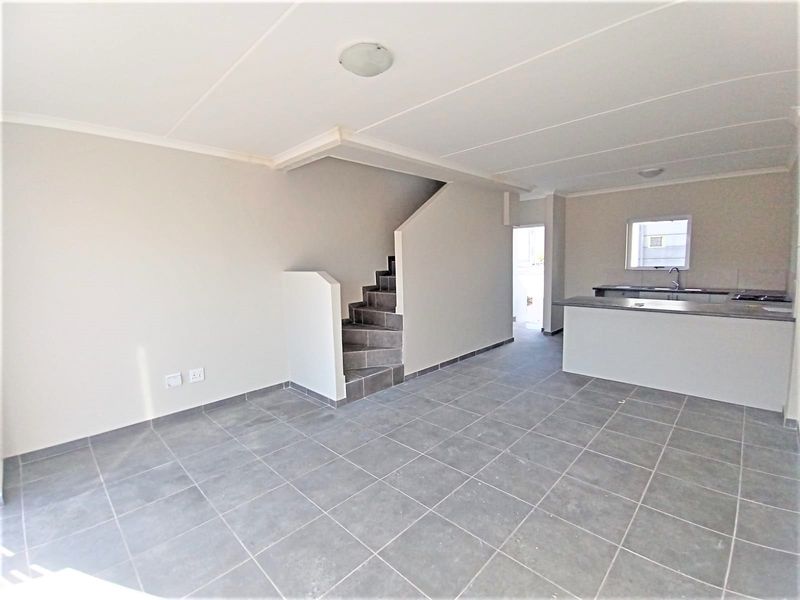 Townhouse available in Kogelberg Estate. - Photo 4