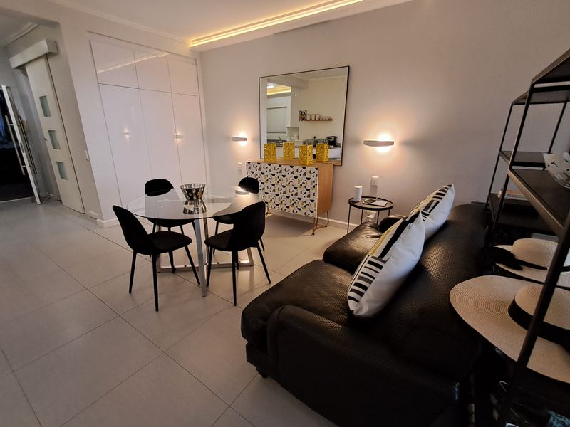 A Stylish Studio - Photo 9