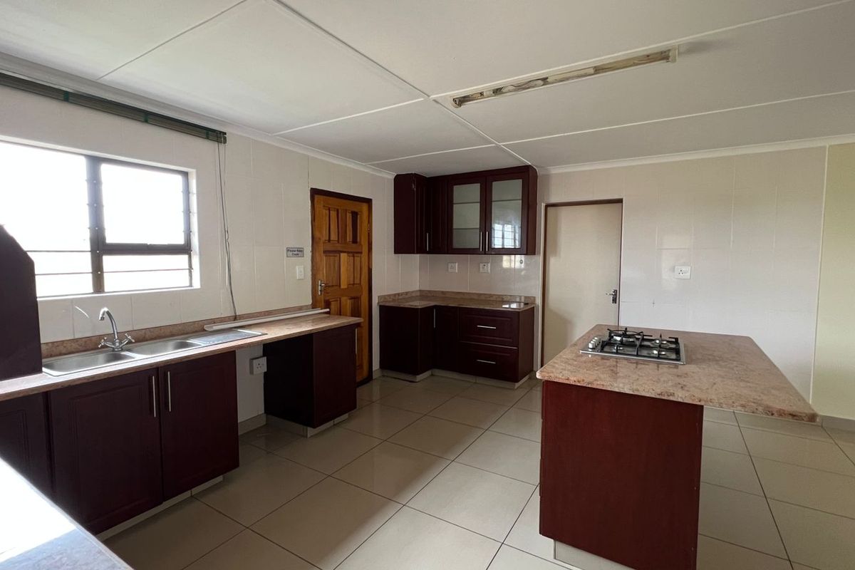 3 bedroom house - Photo 3
