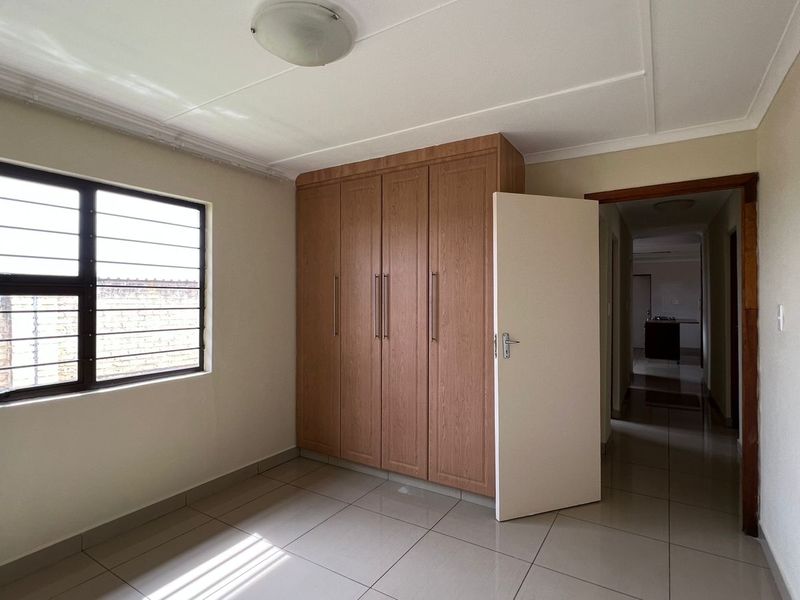 3 bedroom house - Photo 10
