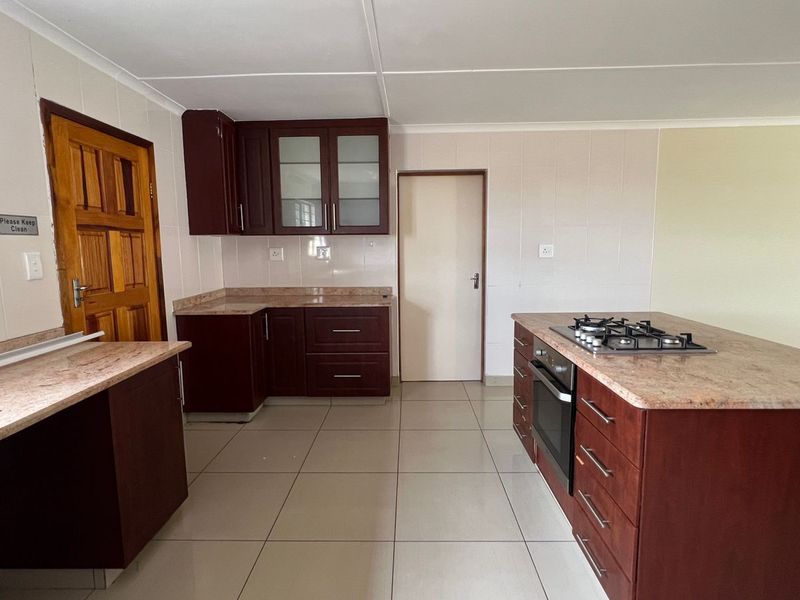 3 bedroom house - Photo 4