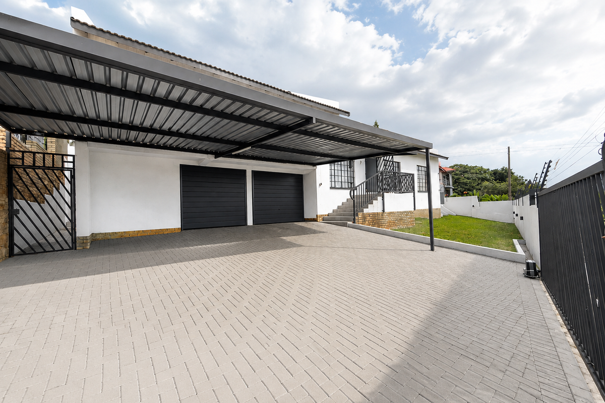 Modern 4-Bedroom Home with Views in Sought-After Cashan - Photo 2
