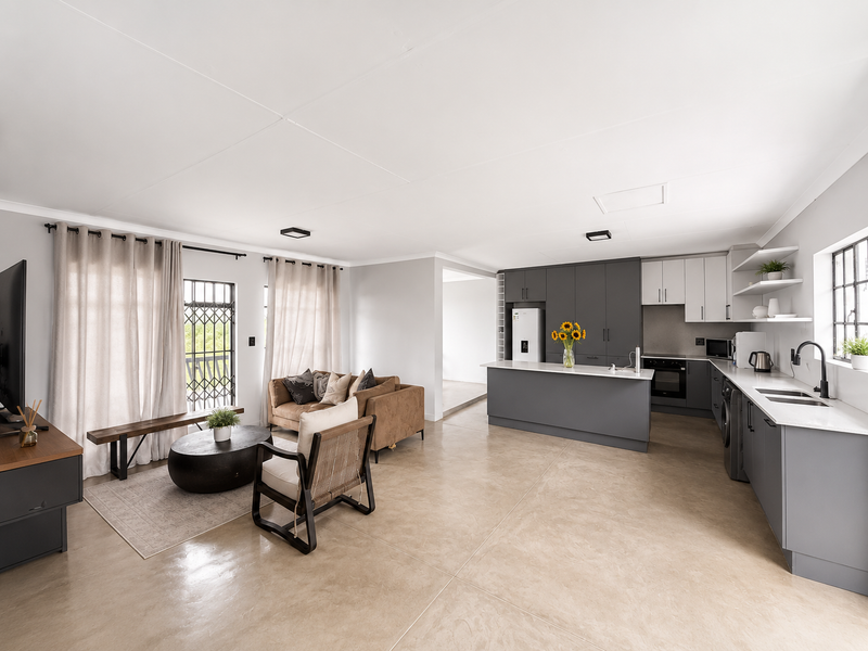 Modern 4-Bedroom Home with Views in Sought-After Cashan - Photo 4