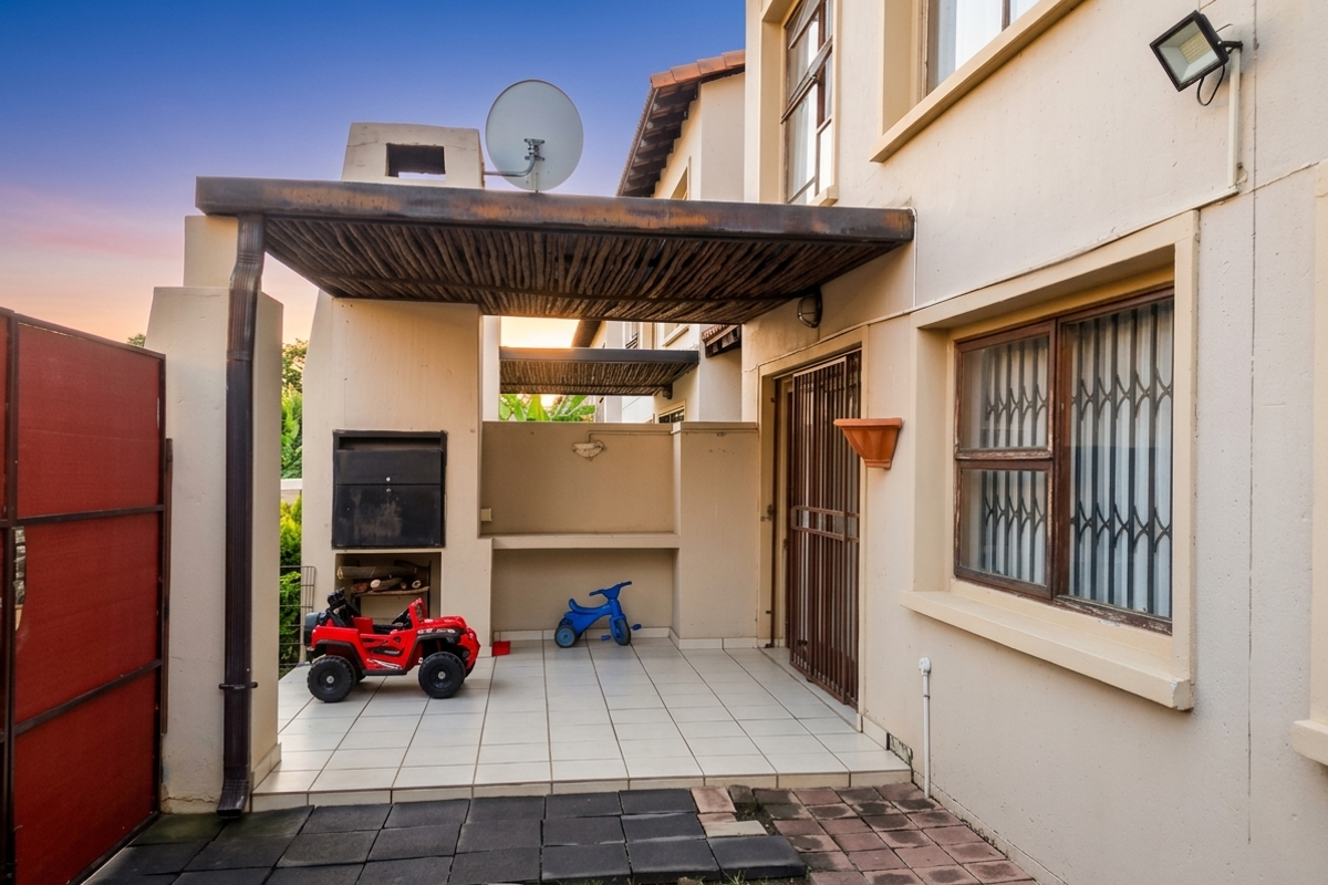 Modern, High-End Townhouse with Stunning Views over Waterfron East - Photo 2