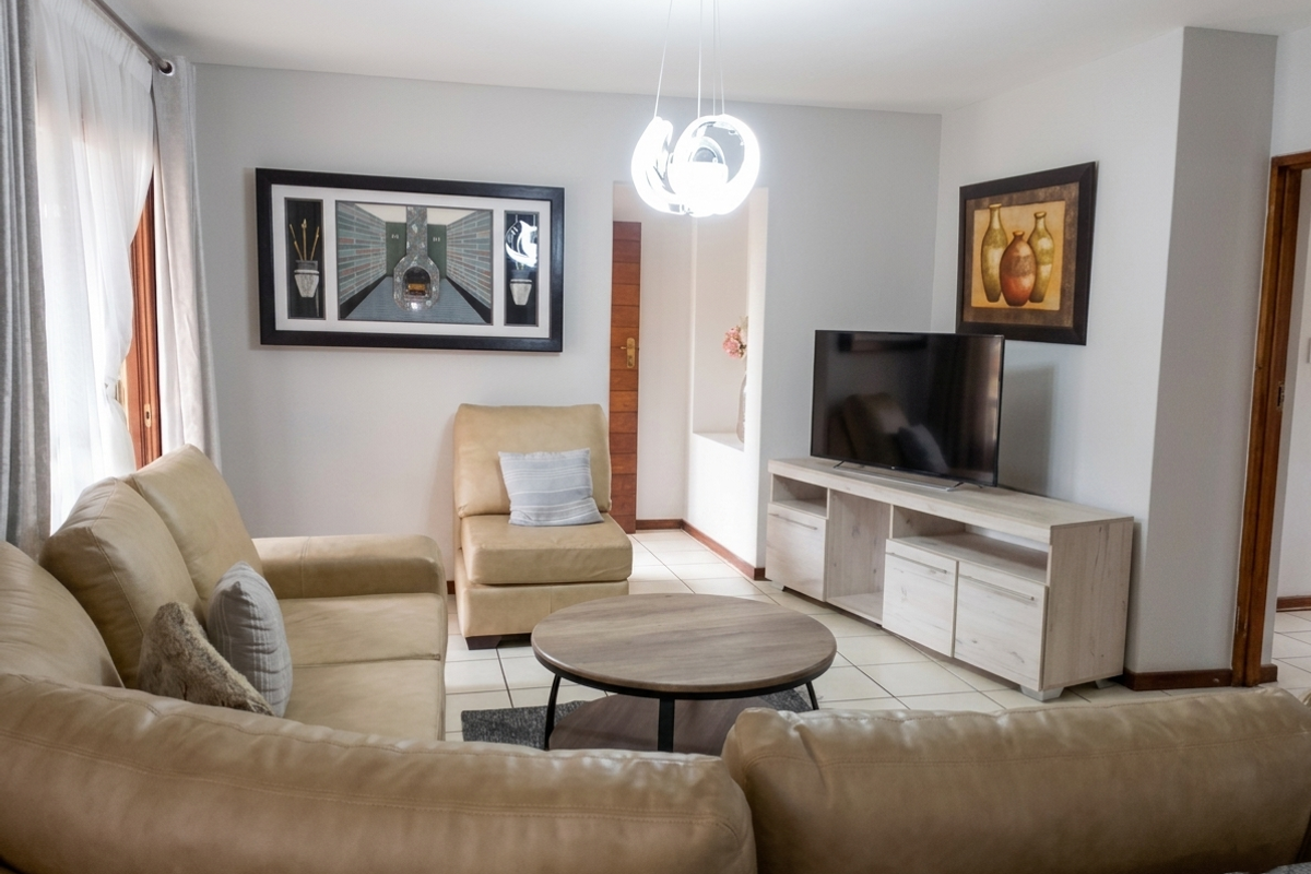 Modern, High-End Townhouse with Stunning Views over Waterfron East - Photo 3