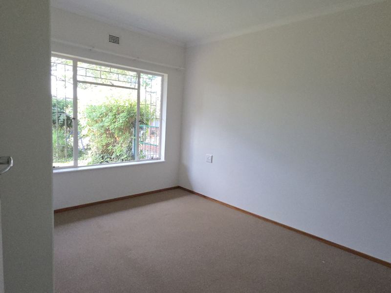 Charming 2 bedroomed home with great potential - Photo 6