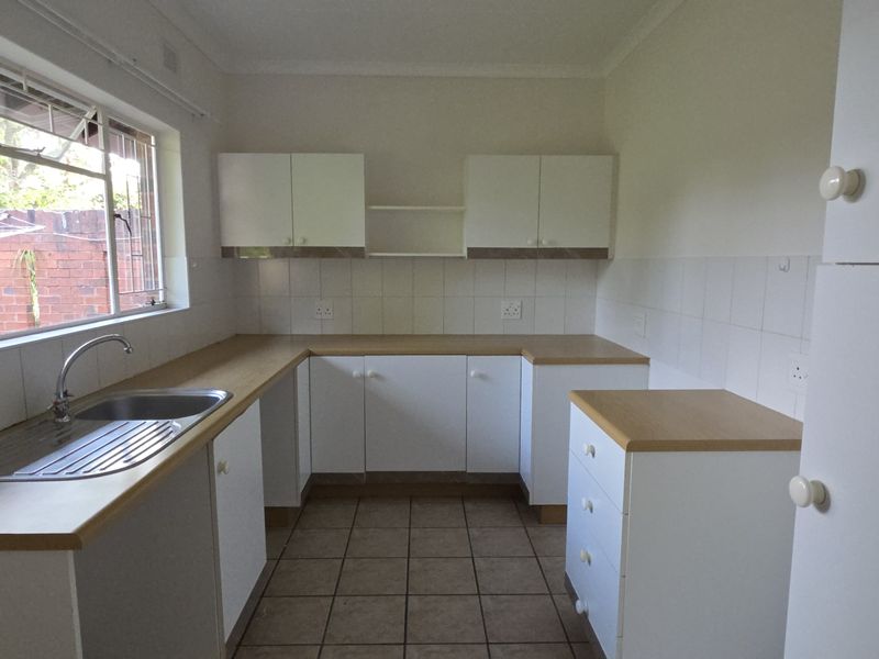 Charming 2 bedroomed home with great potential - Photo 4