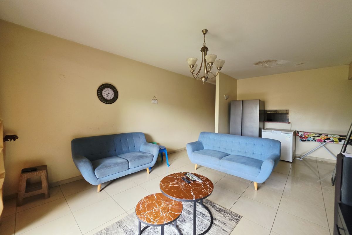 Spacious 3-Bedroom Apartment in Secure Complex - Photo 5