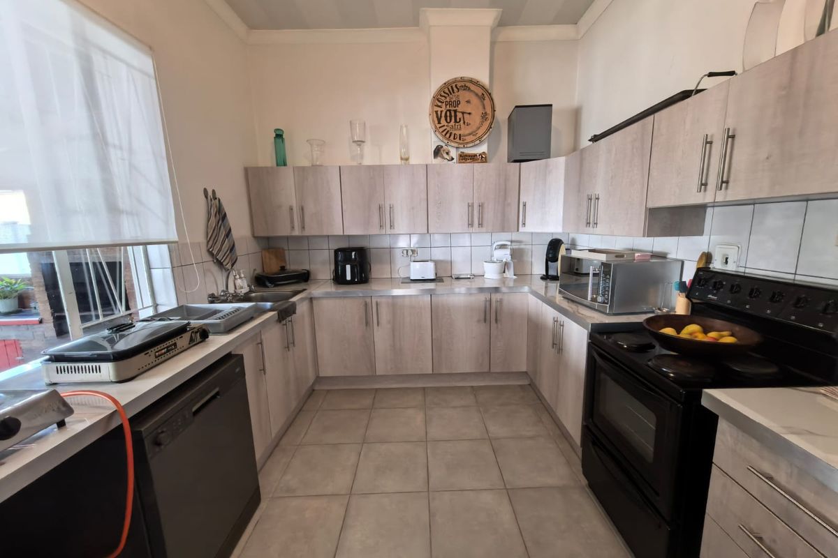 Character home for Sale in Parys - Photo 5