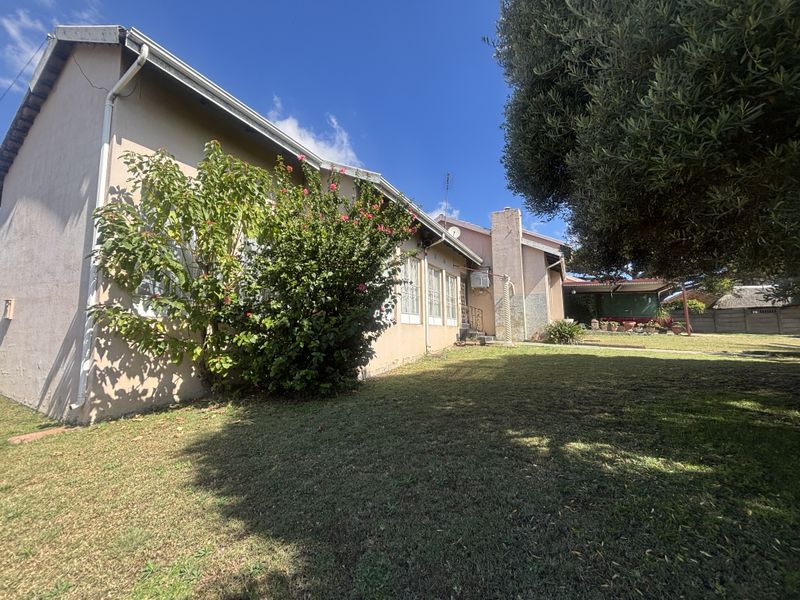 Family Friendly Home - Photo 2