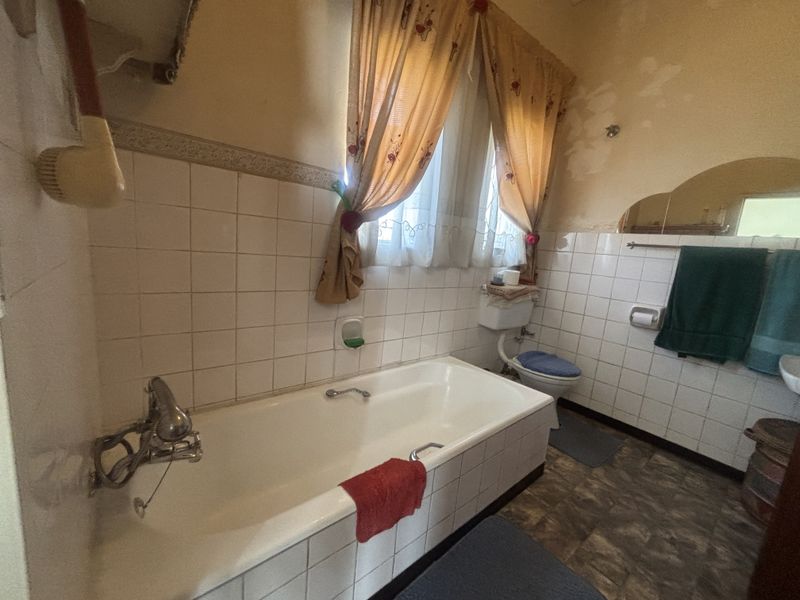 Family Friendly Home - Photo 9