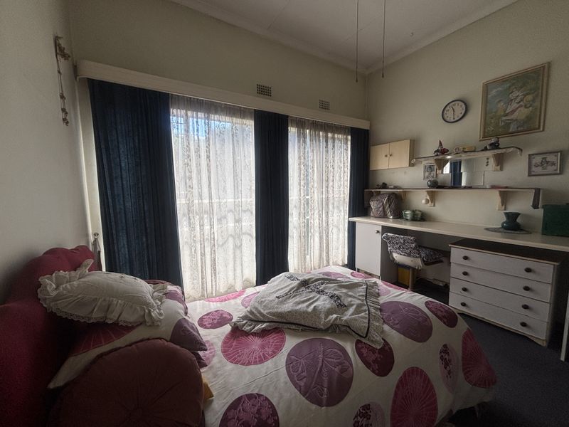 Family Friendly Home - Photo 10