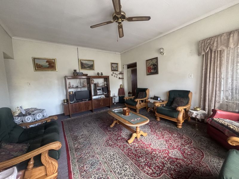 Family Friendly Home - Photo 7