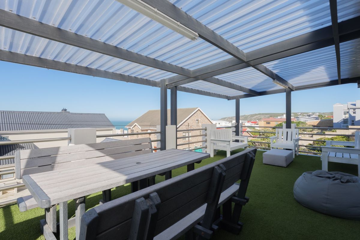 Long-term rental available in sought-after Ocean View Heights, Struisbaai - Photo 3