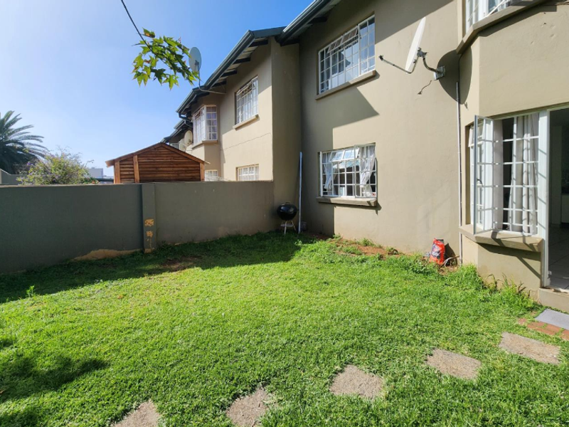 Sunlit Modern Living with Private Garden - Photo 9