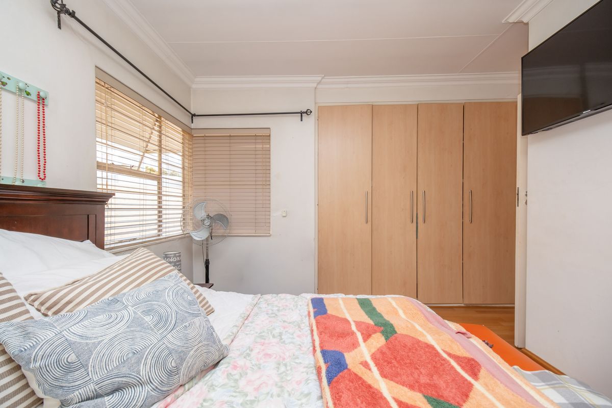 Spacious 2-Bedroom Apartment for Sale – Bank Assisted Sale | Excellent Value per m2 - Photo 4