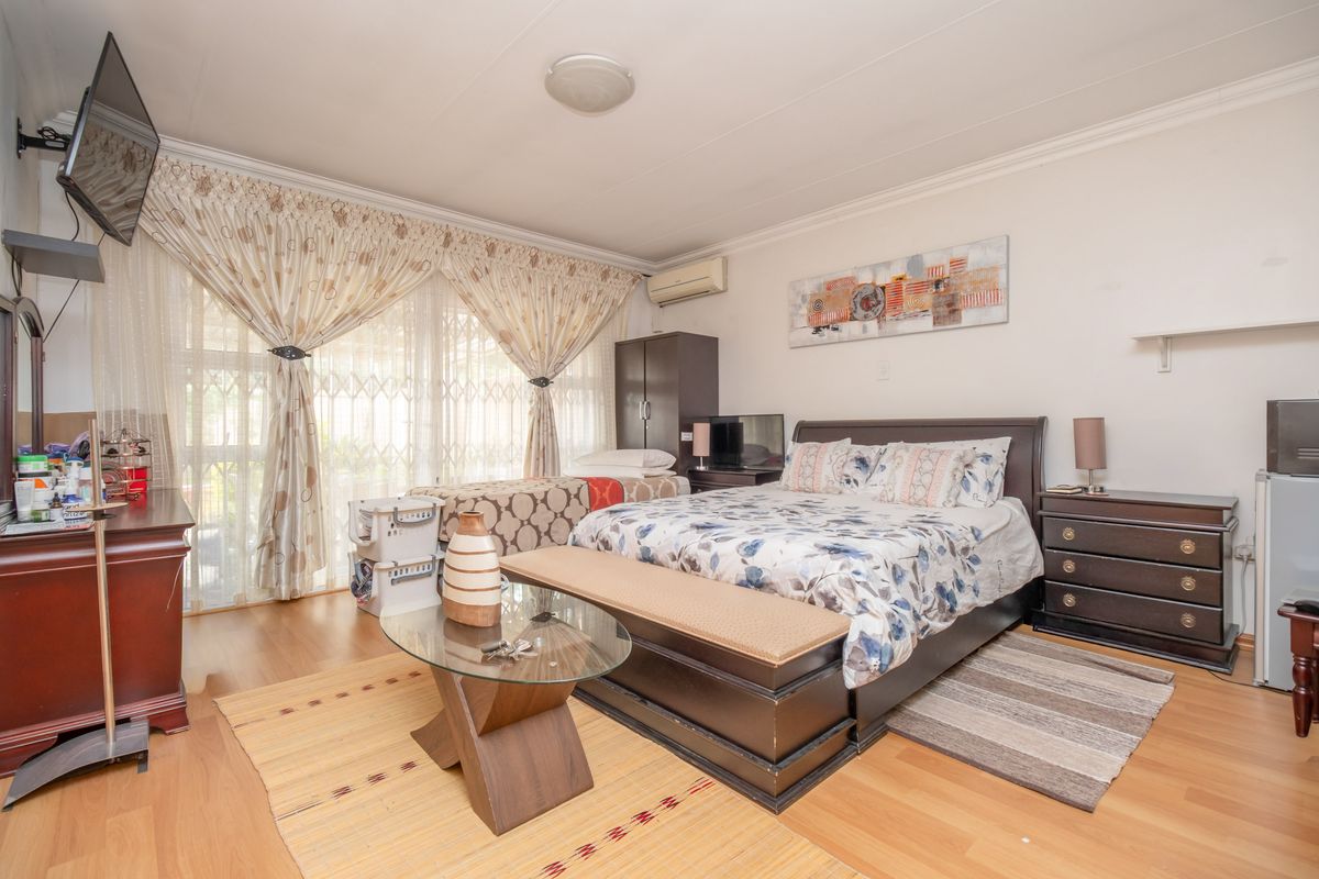 Spacious 2-Bedroom Apartment for Sale – Bank Assisted Sale | Excellent Value per m2 - Photo 2