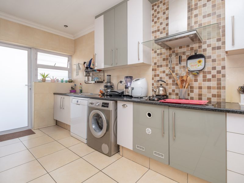 Spacious 2-Bedroom Apartment for Sale – Bank Assisted Sale | Excellent Value per m2 - Photo 9