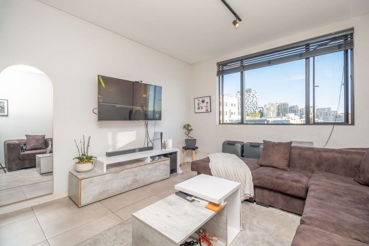 Modern 1-Bedroom Apartment for Sale | Prime Sandton Investment | Airbnb Friendly - Photo 5
