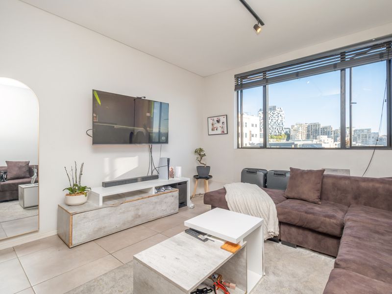 Modern 1-Bedroom Apartment for Sale | Prime Sandton Investment | Airbnb Friendly - Photo 5