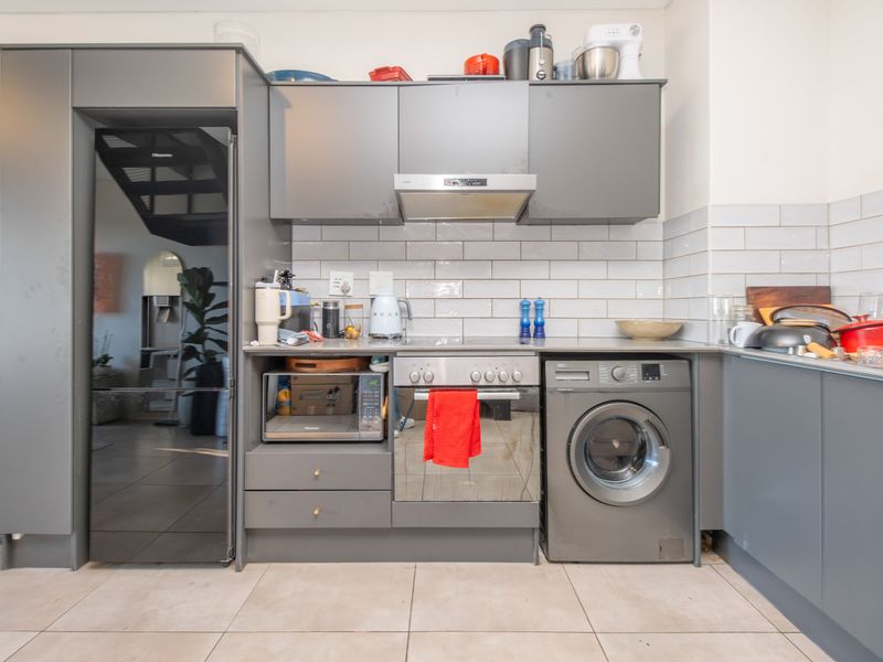 Modern 1-Bedroom Apartment for Sale | Prime Sandton Investment | Airbnb Friendly - Photo 7