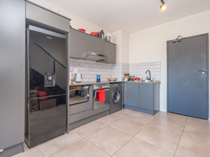 Modern 1-Bedroom Apartment for Sale | Prime Sandton Investment | Airbnb Friendly - Photo 6