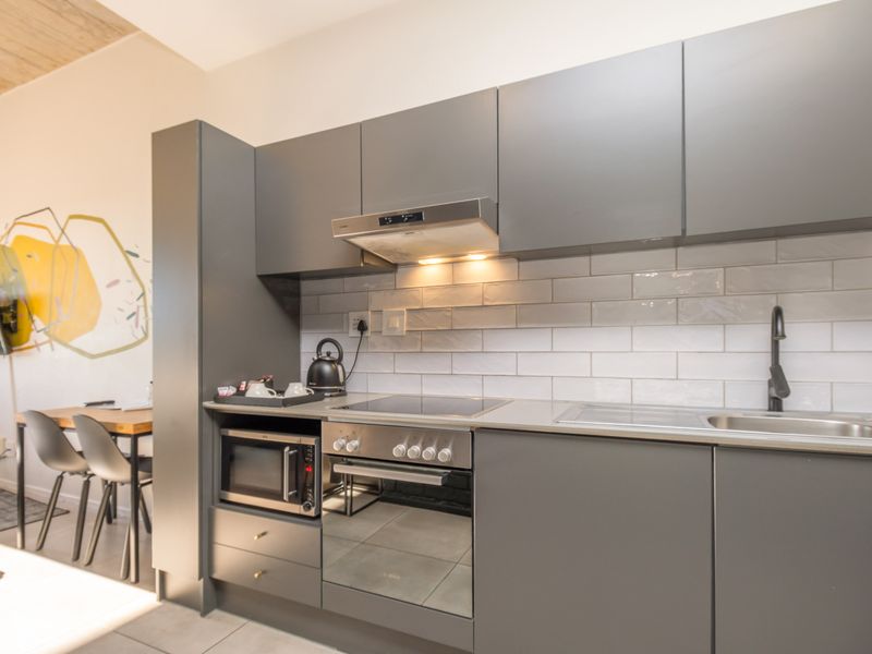Exquisite 1-Bedroom Apartment for Sale | Ideal Airbnb - Photo 8
