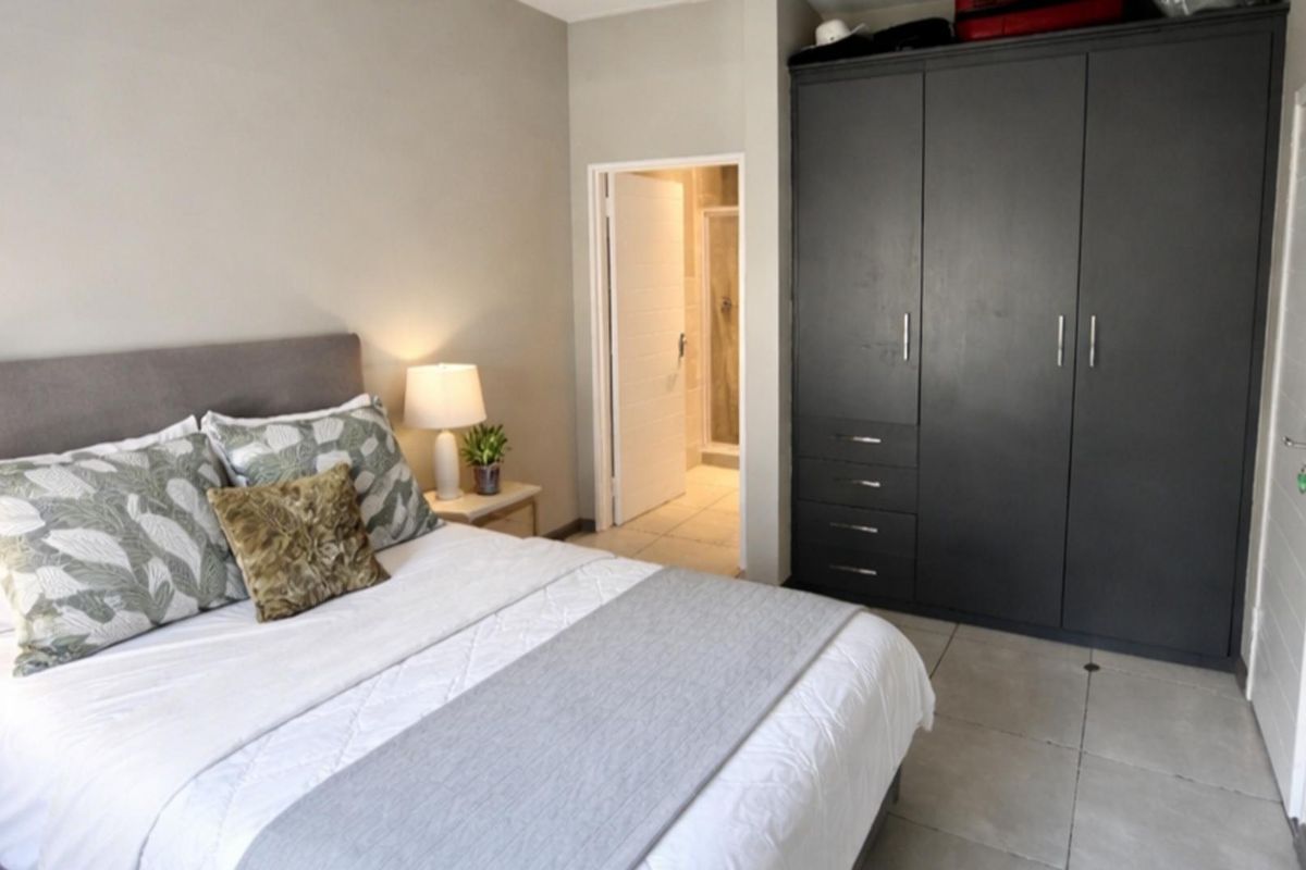 Modern 2-Bedroom Garden Apartment for Sale | Hyde Park | Secure Lifestyle Living - Photo 3