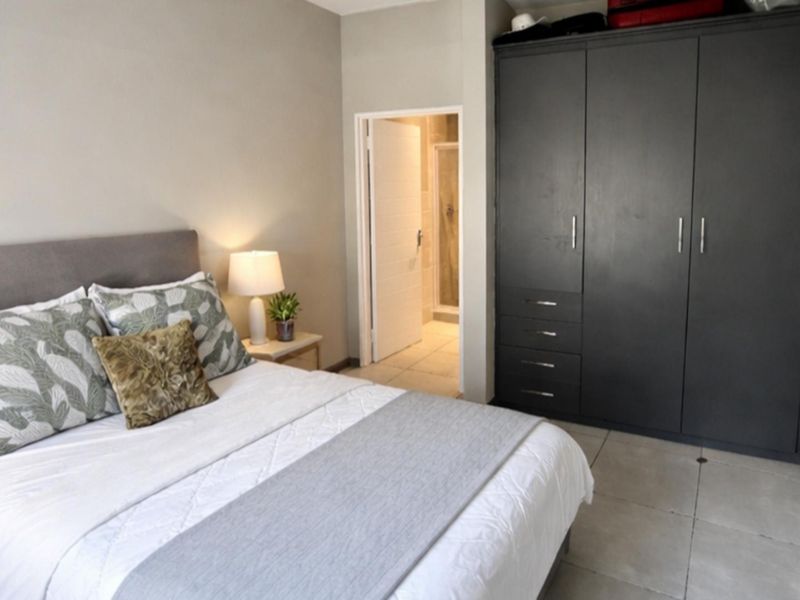 Modern 2-Bedroom Garden Apartment for Sale | Hyde Park | Secure Lifestyle Living - Photo 3