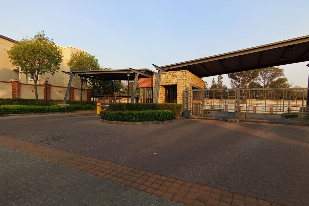 Charming 2-Bedroom Apartment for Sale | Douglasdale Lifestyle Estate | 65m2 - Photo 3