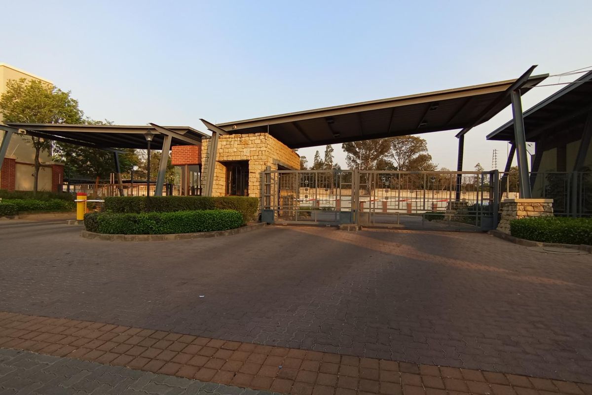 Charming 2-Bedroom Apartment for Sale | Douglasdale Lifestyle Estate | 65m2 - Photo 2